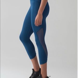 lululemon sole training crop